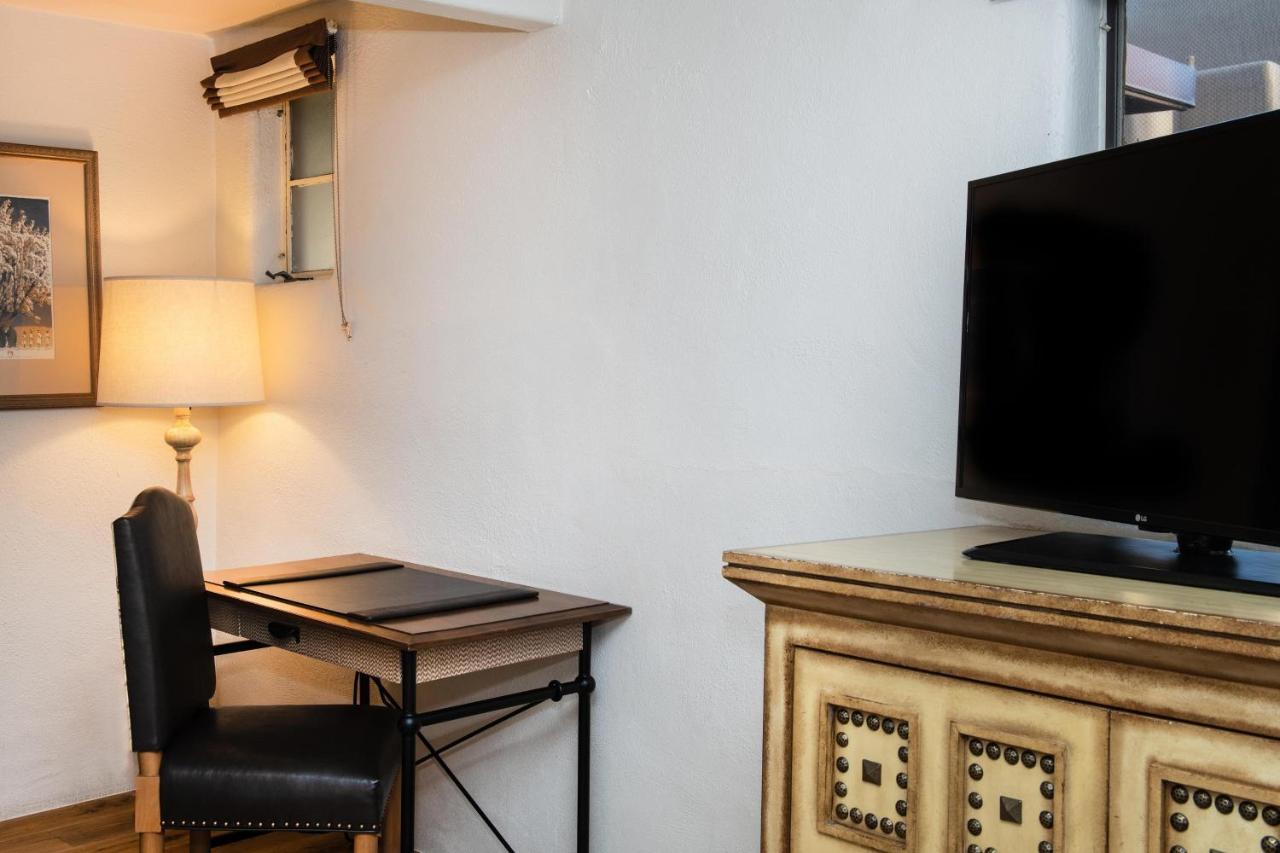 Queen Studio at La Posada de Santa Fe, A Tribute Portfolio Resort & Spa by Marriott