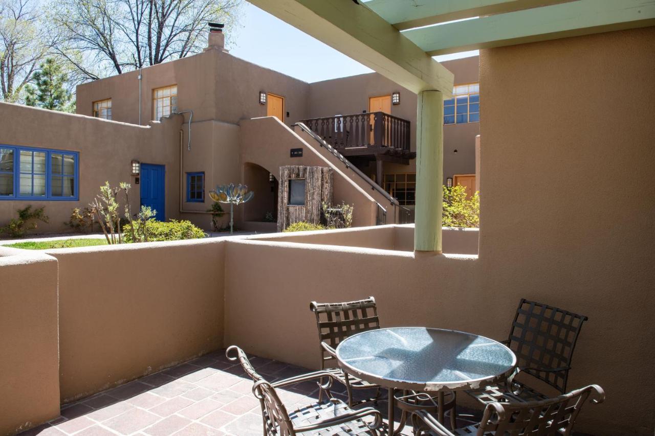 King Room at La Posada de Santa Fe, A Tribute Portfolio Resort & Spa by Marriott