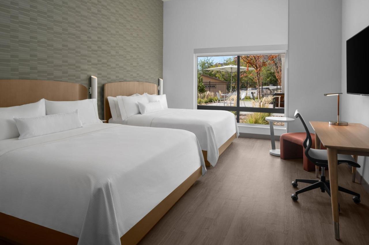 Guest room, King at Element by Marriott Moab