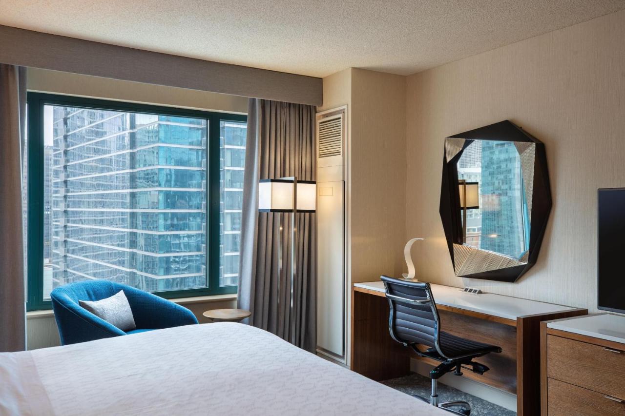 Club King Room with City View - High Floor at Sheraton Grand Chicago Riverwalk