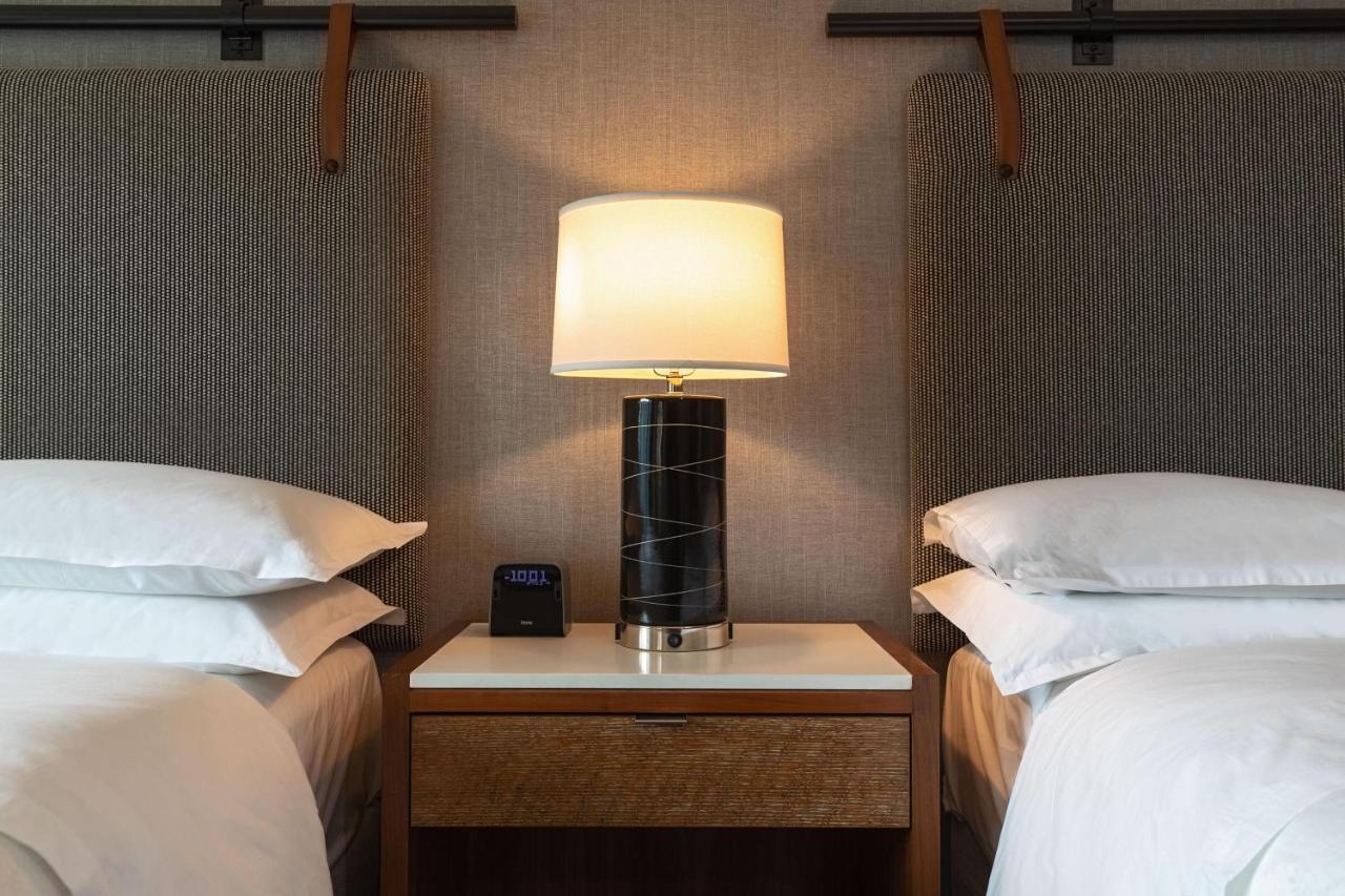 Club Double Room with City View - High Floor at Sheraton Grand Chicago Riverwalk