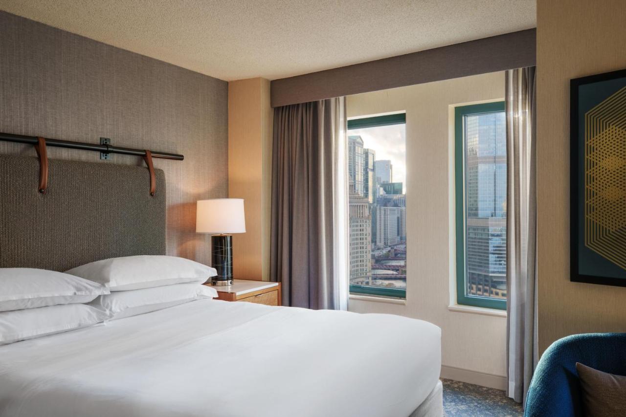 Deluxe King Room with River View at Sheraton Grand Chicago Riverwalk