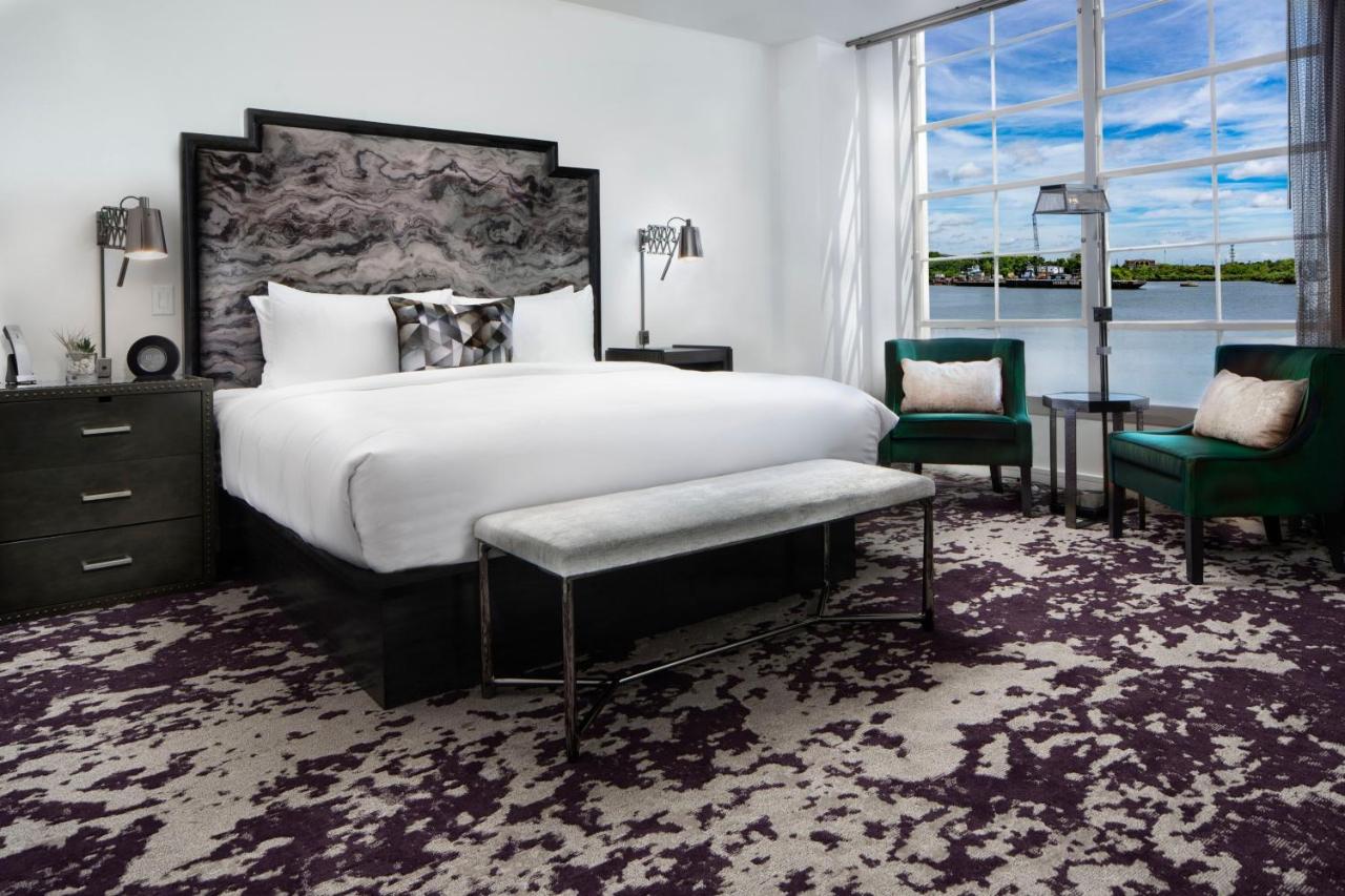 King Room with River View at JW Marriott Savannah Plant Riverside District