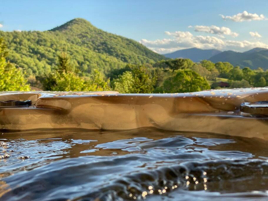 | Asheville 5BR/4.5BATH Mountain View Pool Villa