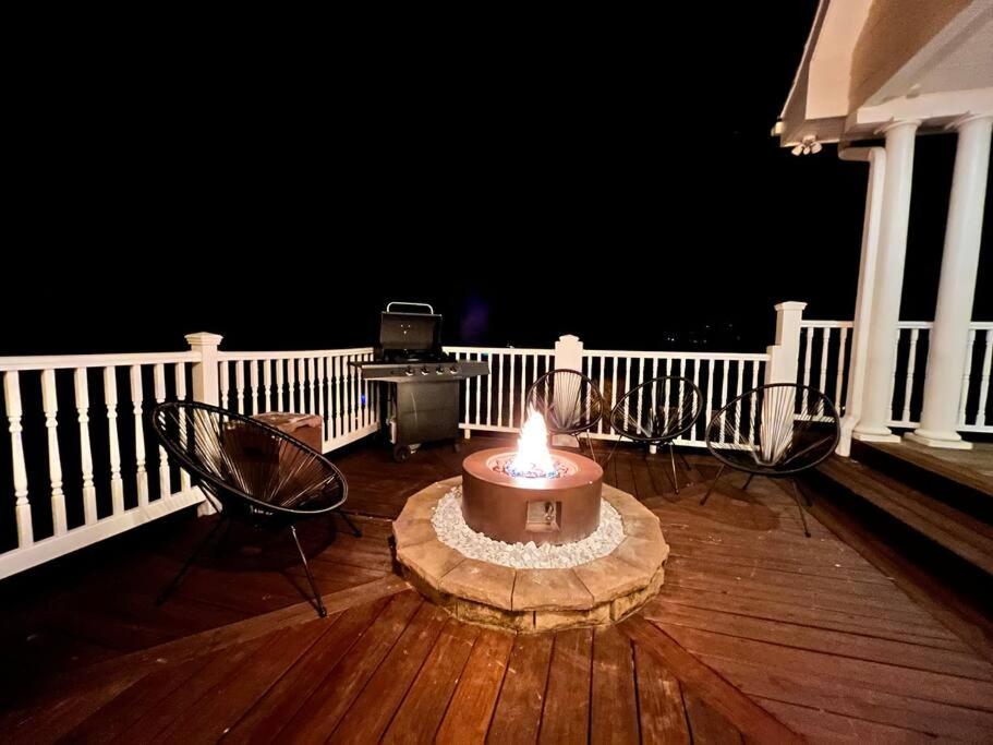 | Asheville 5BR/4.5BATH Mountain View Pool Villa