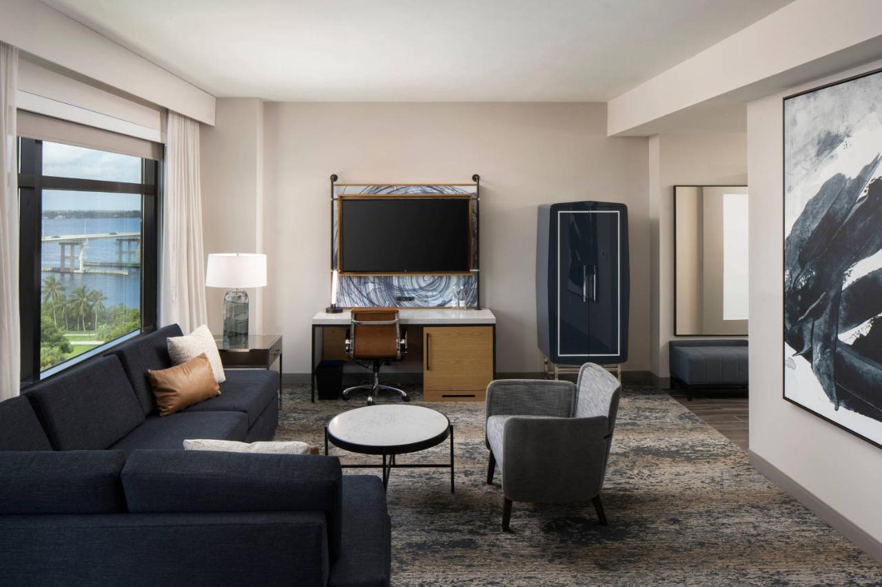 Studio King Suite, Studio, 1 King, Sofa bed at Luminary Hotel & Co., Autograph Collection