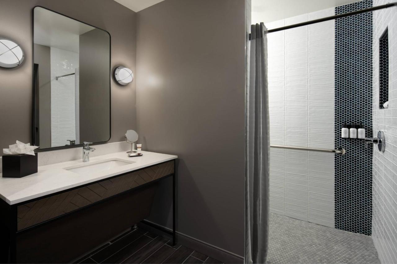 Studio King Suite, Studio, 1 King, Sofa bed at Luminary Hotel & Co., Autograph Collection