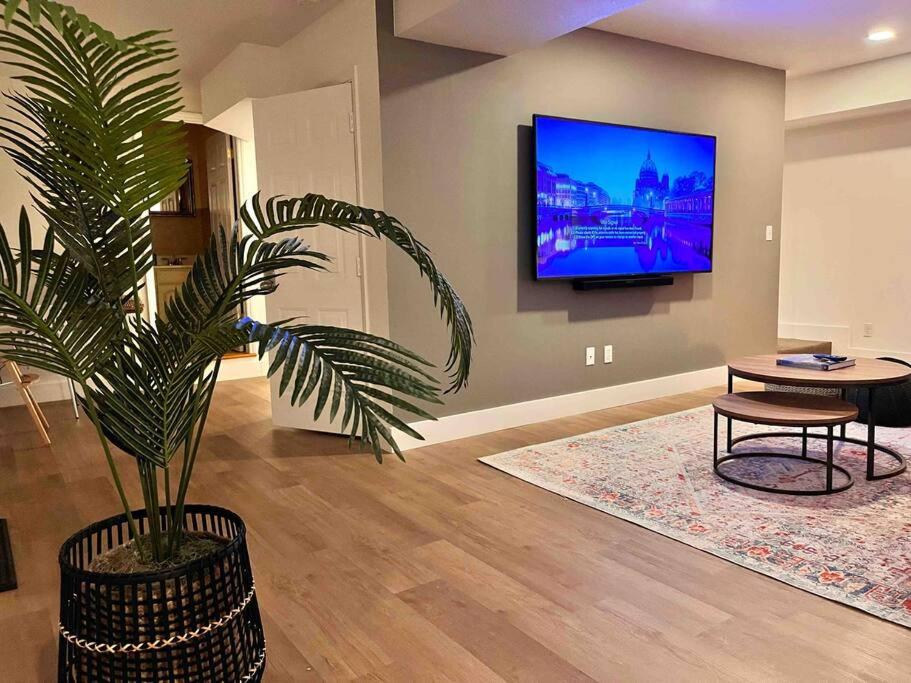 | Asheville 5BR/4.5BATH Mountain View Pool Villa