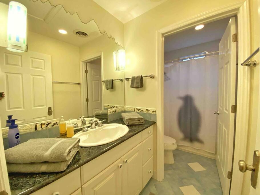 | Asheville 5BR/4.5BATH Mountain View Pool Villa