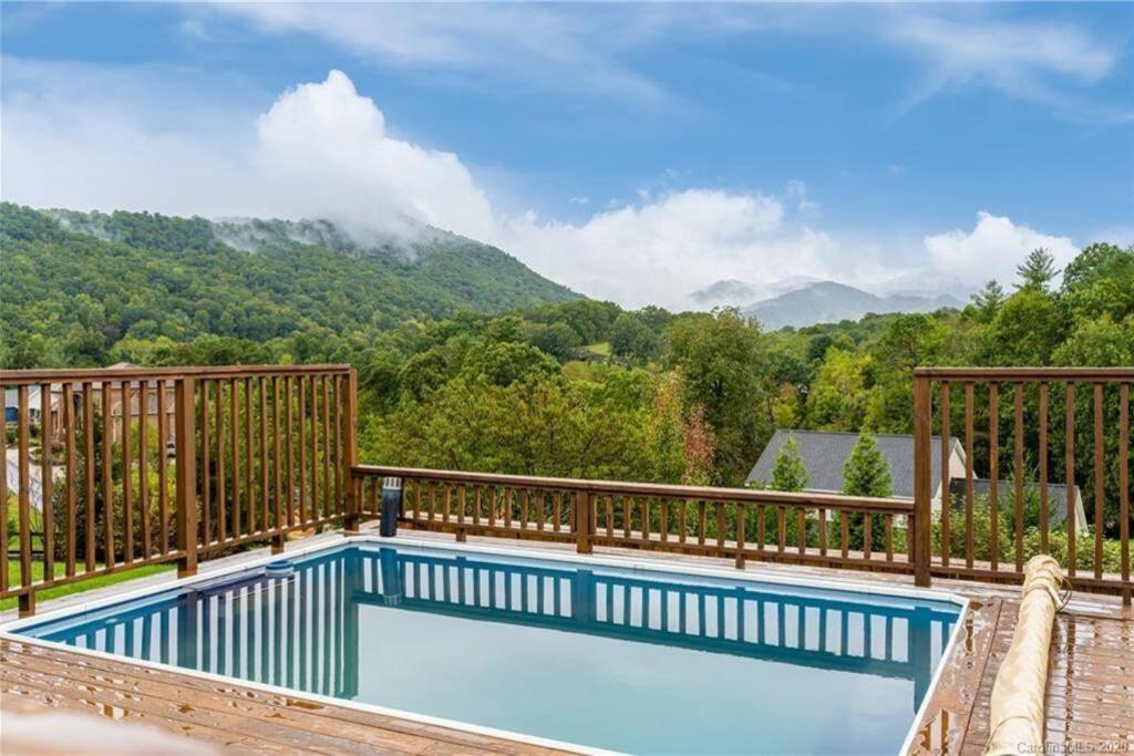 | Asheville 5BR/4.5BATH Mountain View Pool Villa