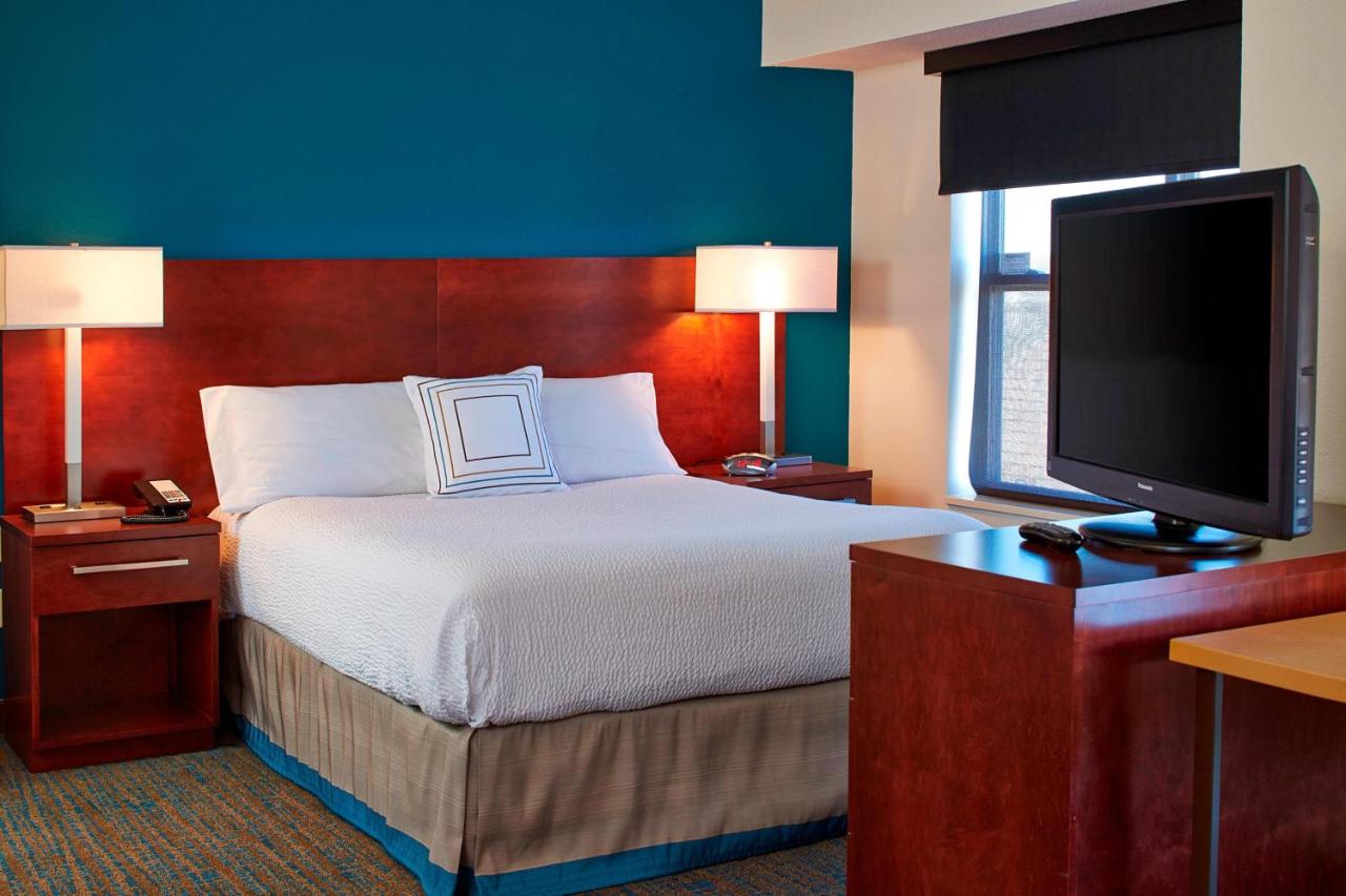 Queen Studio with Sofa Bed at Residence Inn by Marriott Minneapolis St. Paul/Roseville