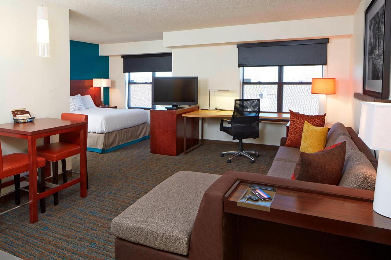Queen Studio with Sofa Bed at Residence Inn by Marriott Minneapolis St. Paul/Roseville
