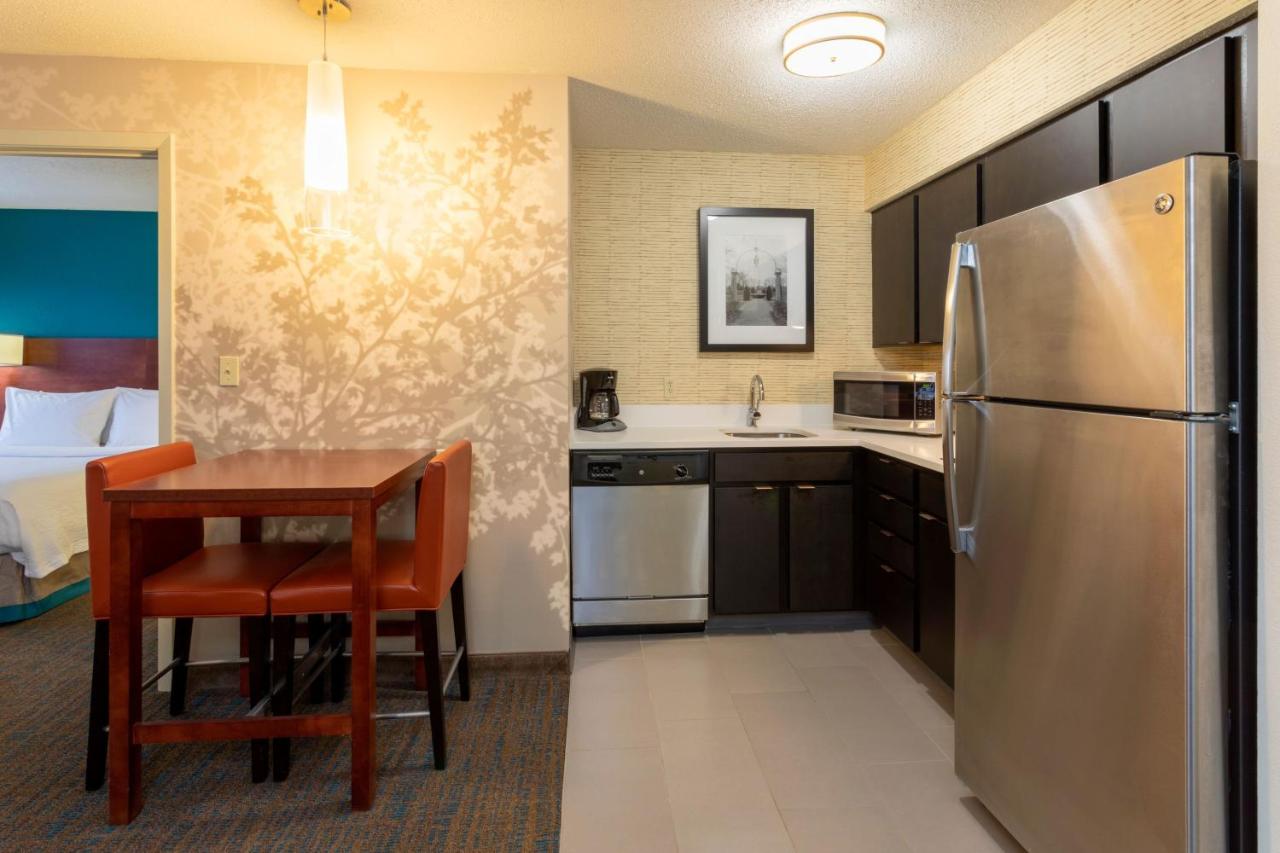 One-Bedroom Queen Suite with Sofa Bed at Residence Inn by Marriott Minneapolis St. Paul/Roseville
