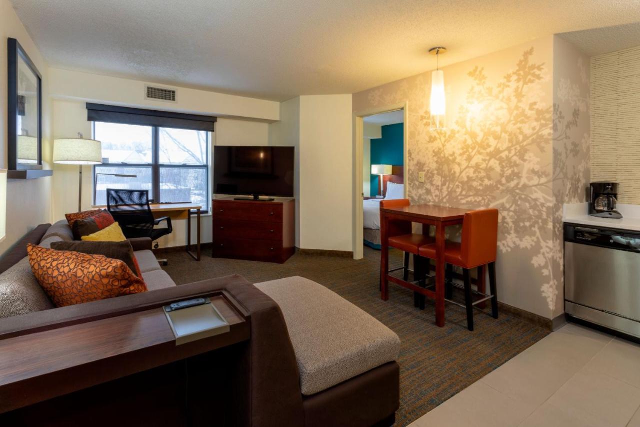 One-Bedroom Queen Suite with Sofa Bed at Residence Inn by Marriott Minneapolis St. Paul/Roseville