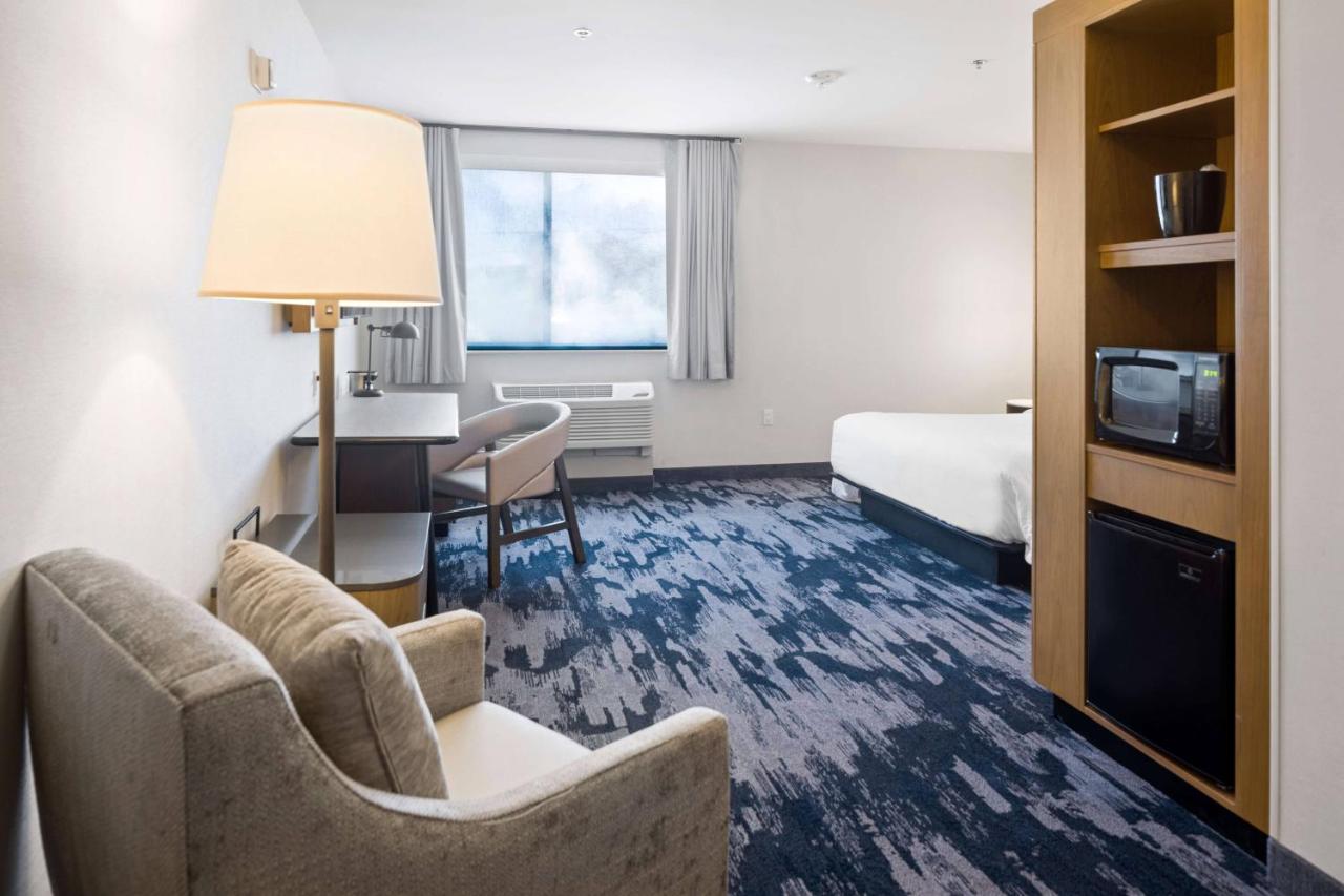 King Room at Fairfield Inn & Suites by Marriott San Diego Pacific Beach