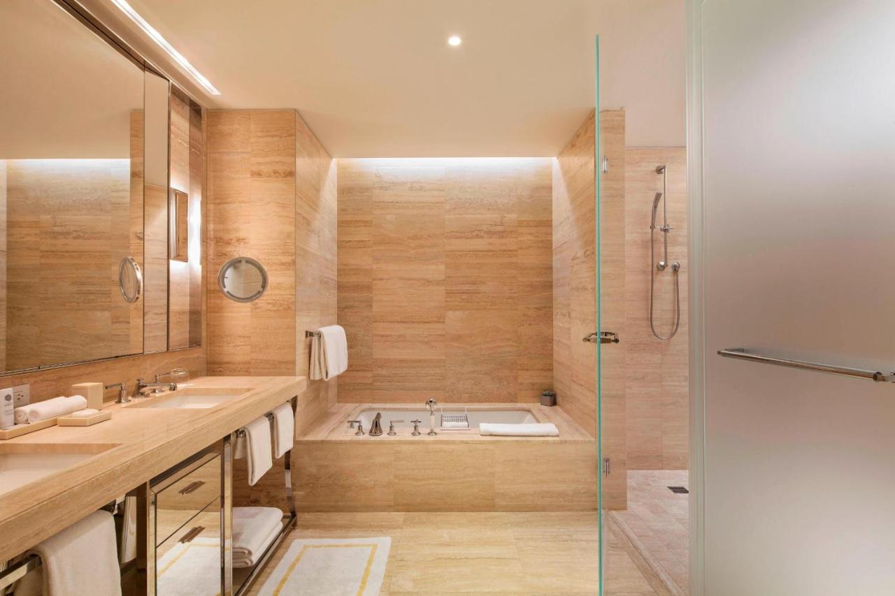 Astor Luxe Guest Room, 1 King, Oceanfront at The St. Regis Bal Harbour Resort