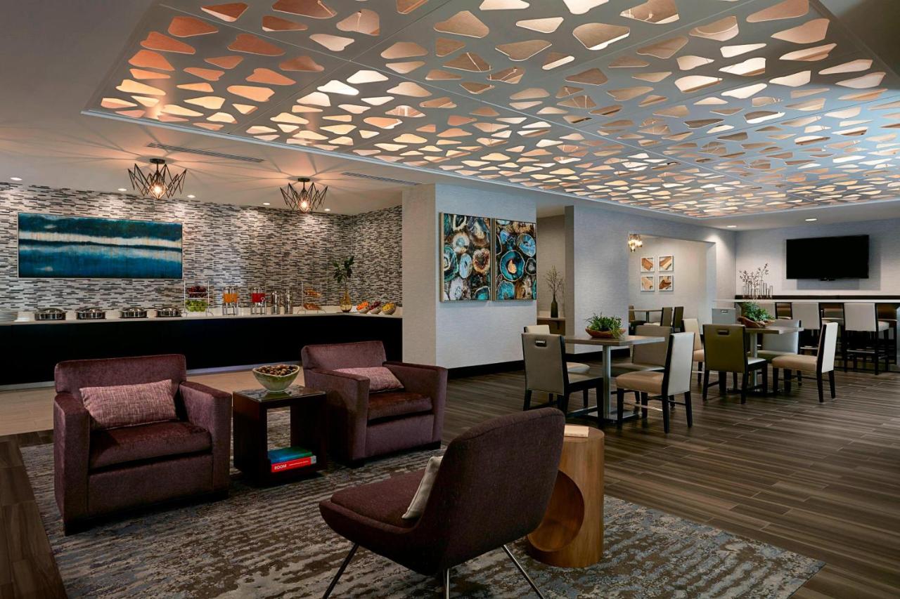 King Room - Concierge Level at Seattle Marriott Bellevue
