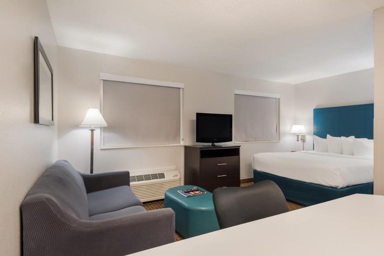 Queen Suite - Non-Smoking at MainStay Suites Chattanooga Hamilton Place