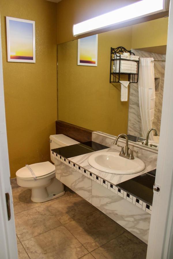 Queen Room with Two Queen Beds - Mobility Access/Non-Smoking at Days Inn by Wyndham Bend