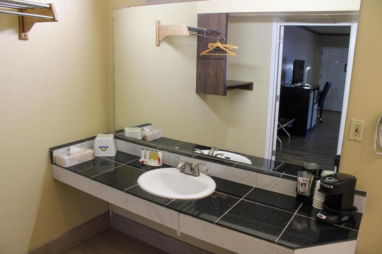 Deluxe Queen Room with Two Queen Beds - Non-Smoking at Days Inn by Wyndham Bend