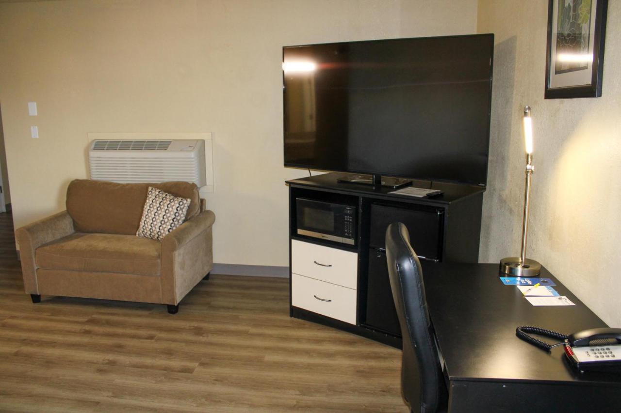 King Studio Suite - Non-Smoking at Days Inn by Wyndham Bend