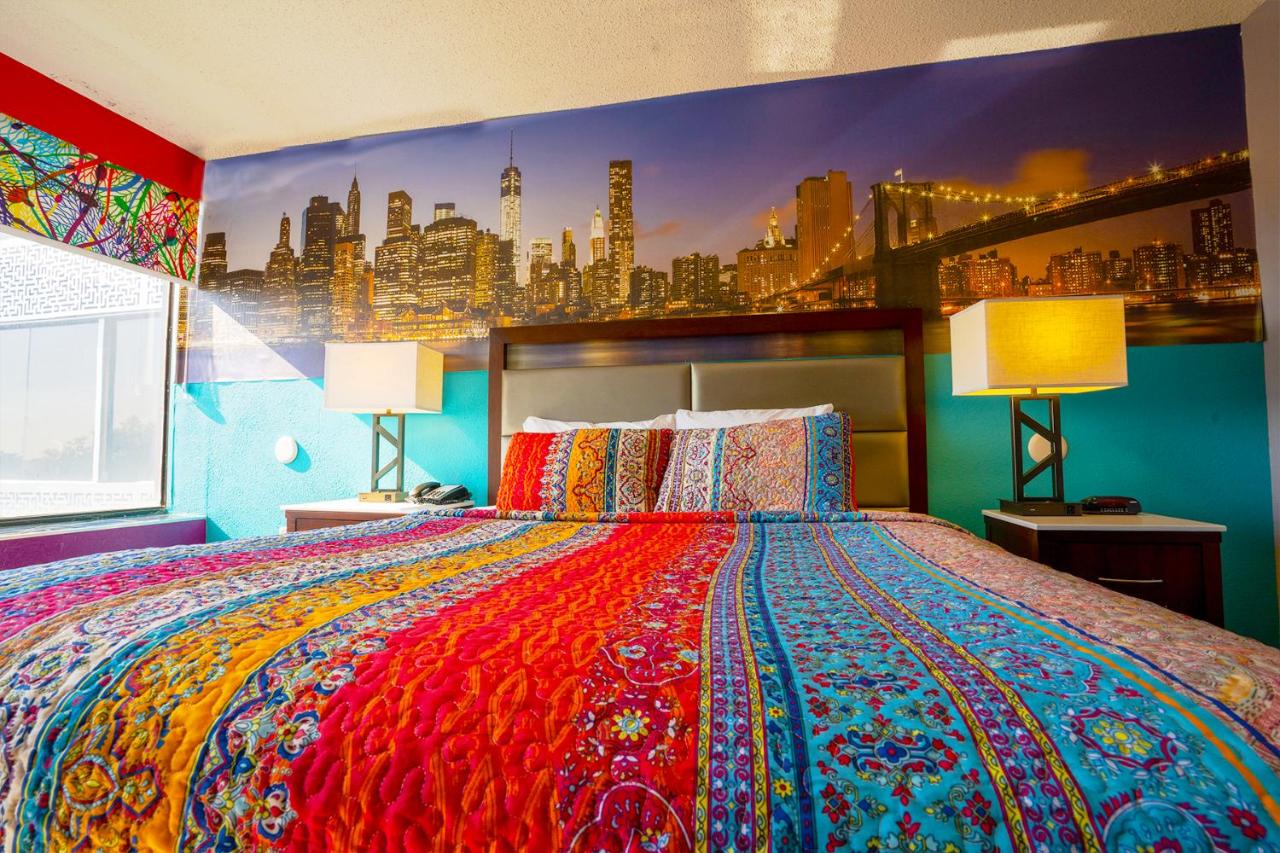 Deluxe King Room at Philly Inn & Suites