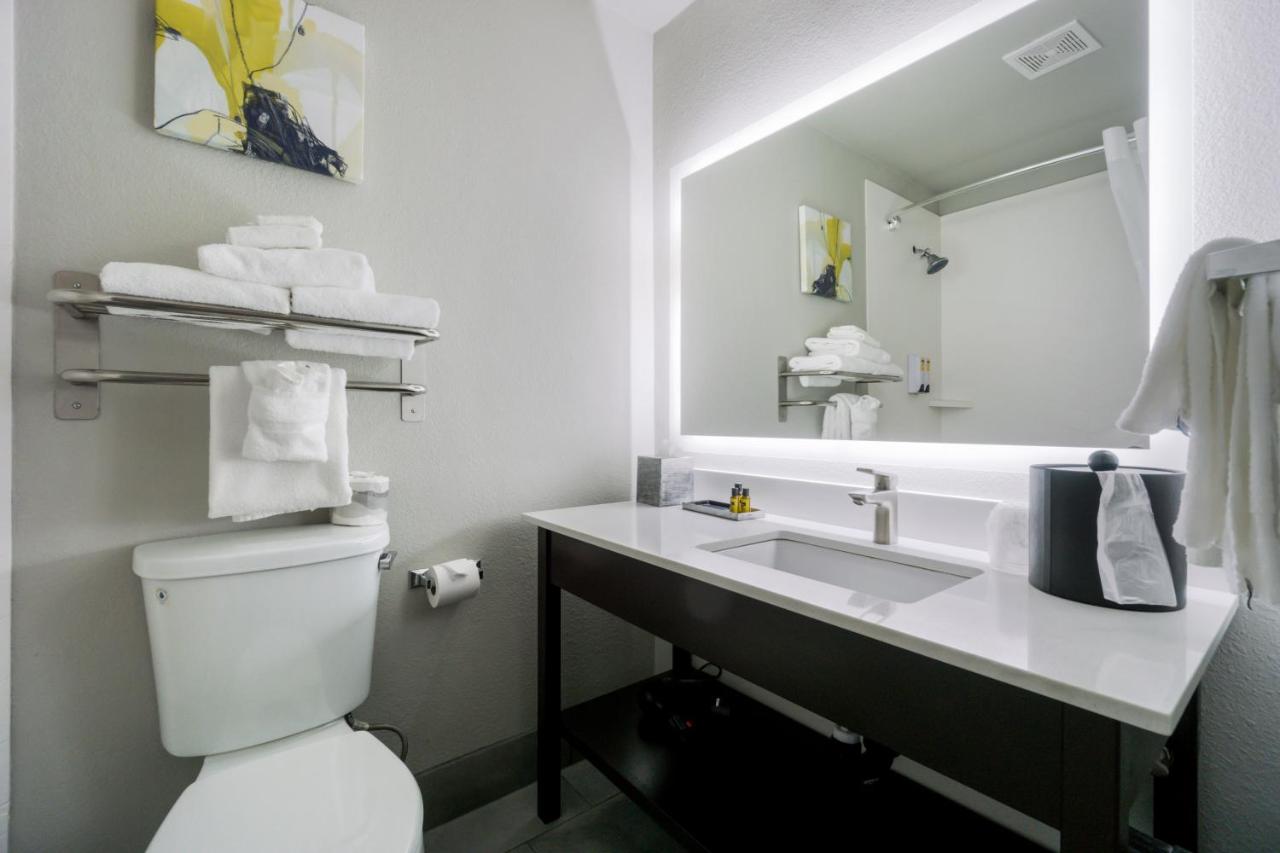 King Room at Best Western Plus Renton Inn