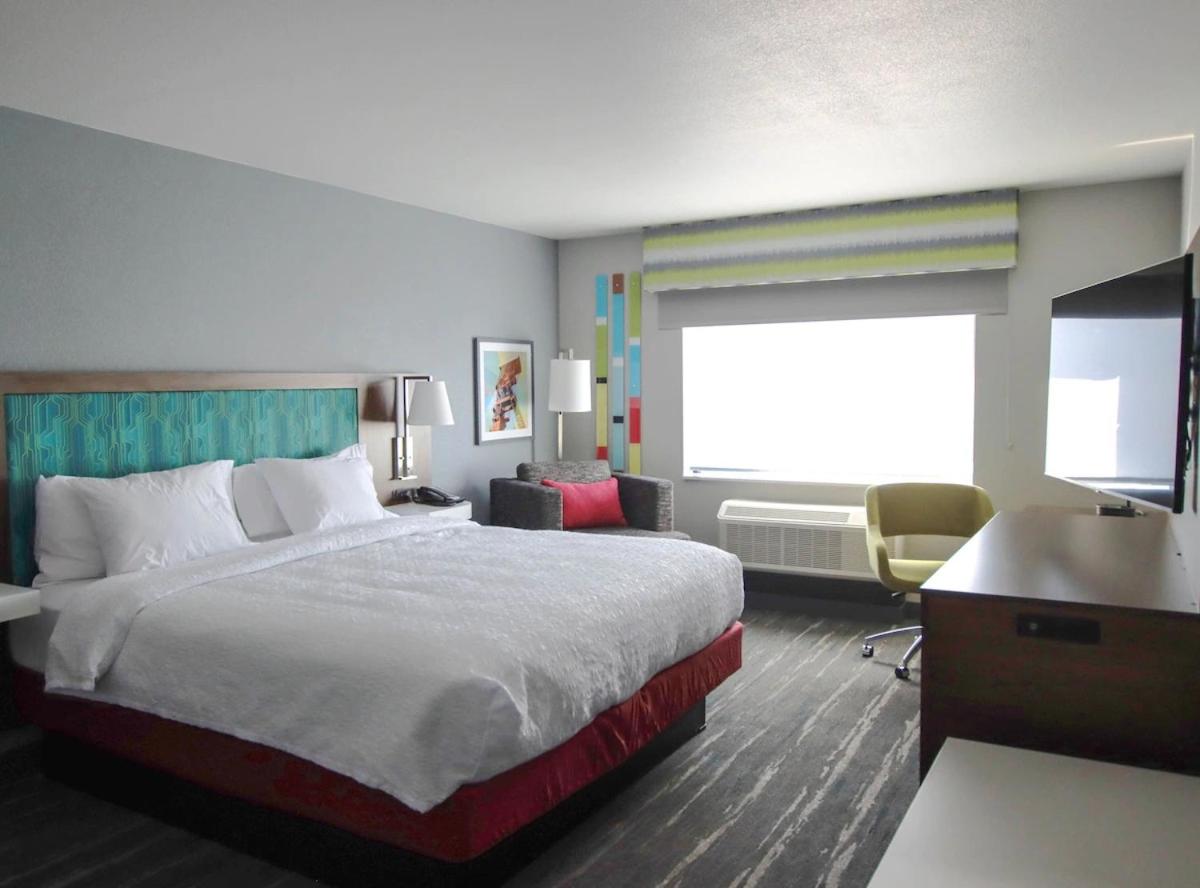 King Room with City View - Non-Smoking at Hampton Inn Lead