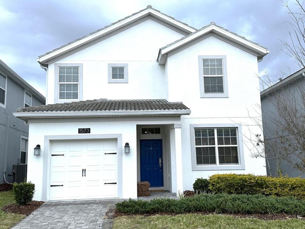 | Luxury Villa House W/ Private Pool & Spa, BBQ & Resort Water Park - Near Disney