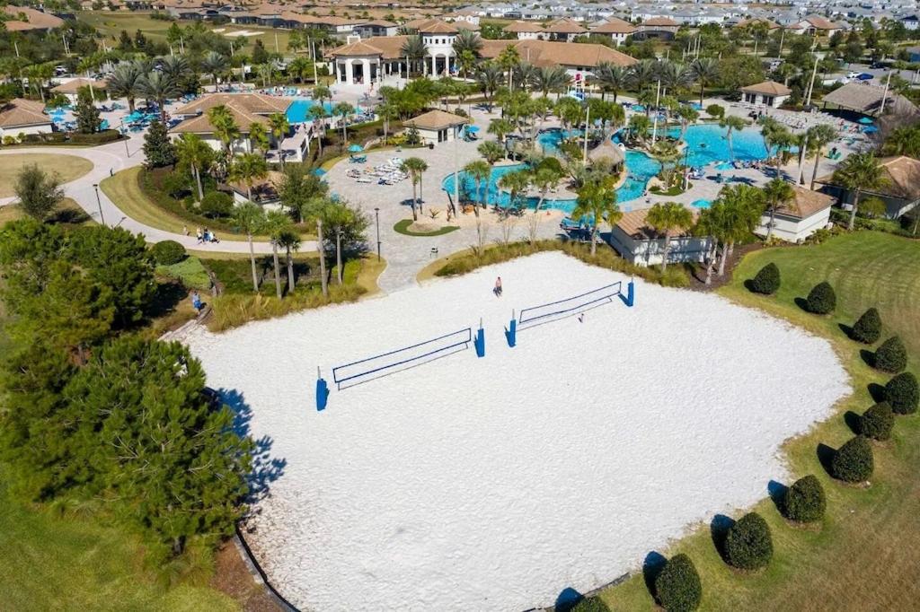 | Luxury Villa House W/ Private Pool & Spa, BBQ & Resort Water Park - Near Disney