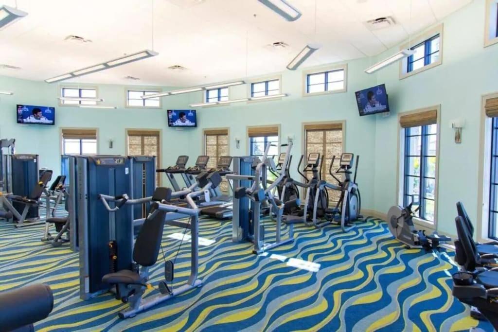 | Luxury Villa House W/ Private Pool & Spa, BBQ & Resort Water Park - Near Disney