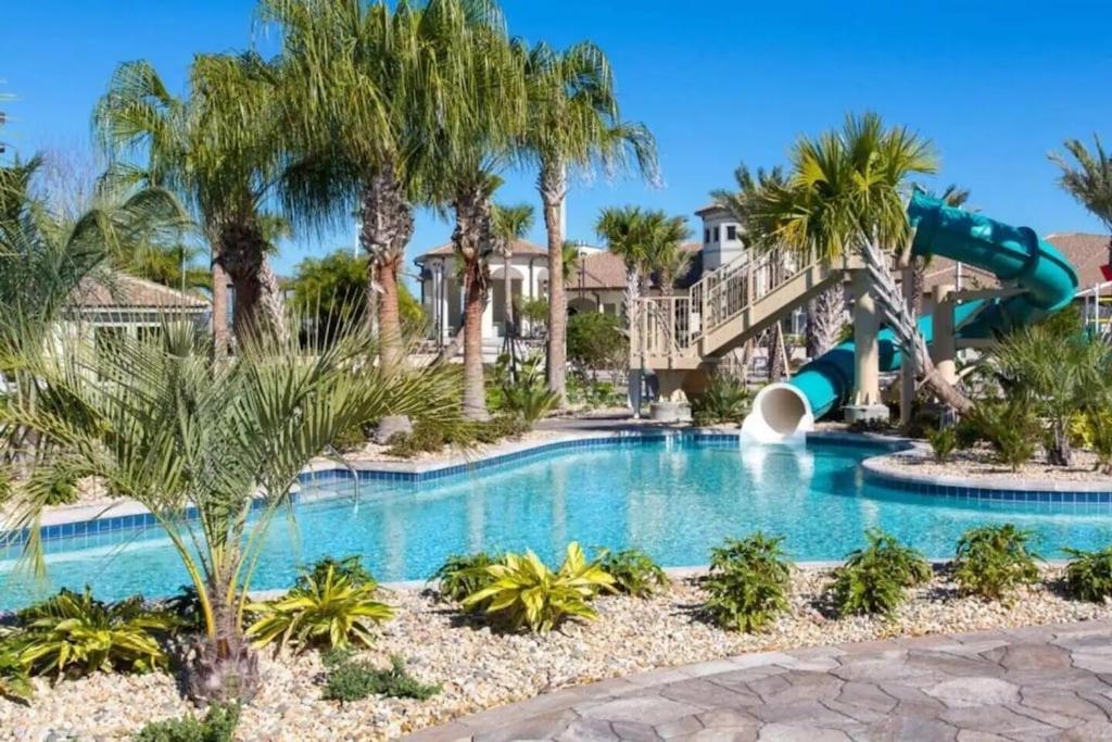 | Luxury Villa House W/ Private Pool & Spa, BBQ & Resort Water Park - Near Disney