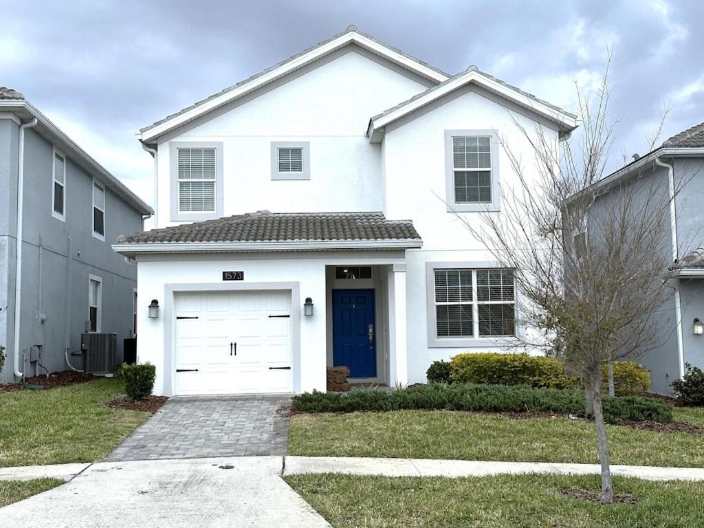 | Luxury Villa House W/ Private Pool & Spa, BBQ & Resort Water Park - Near Disney