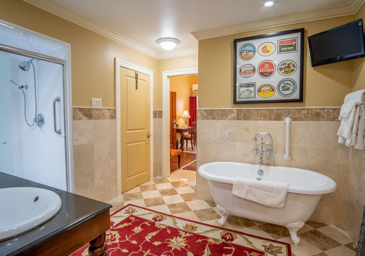 | Hotel Dushore