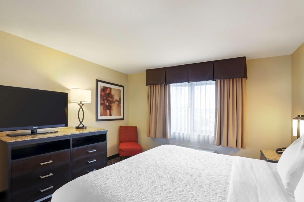 King Suite with Balcony at Best Western Plus Castle Rock