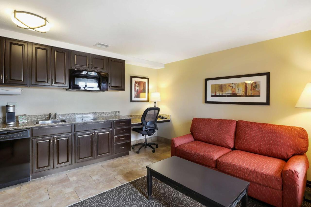King Suite with Balcony at Best Western Plus Castle Rock