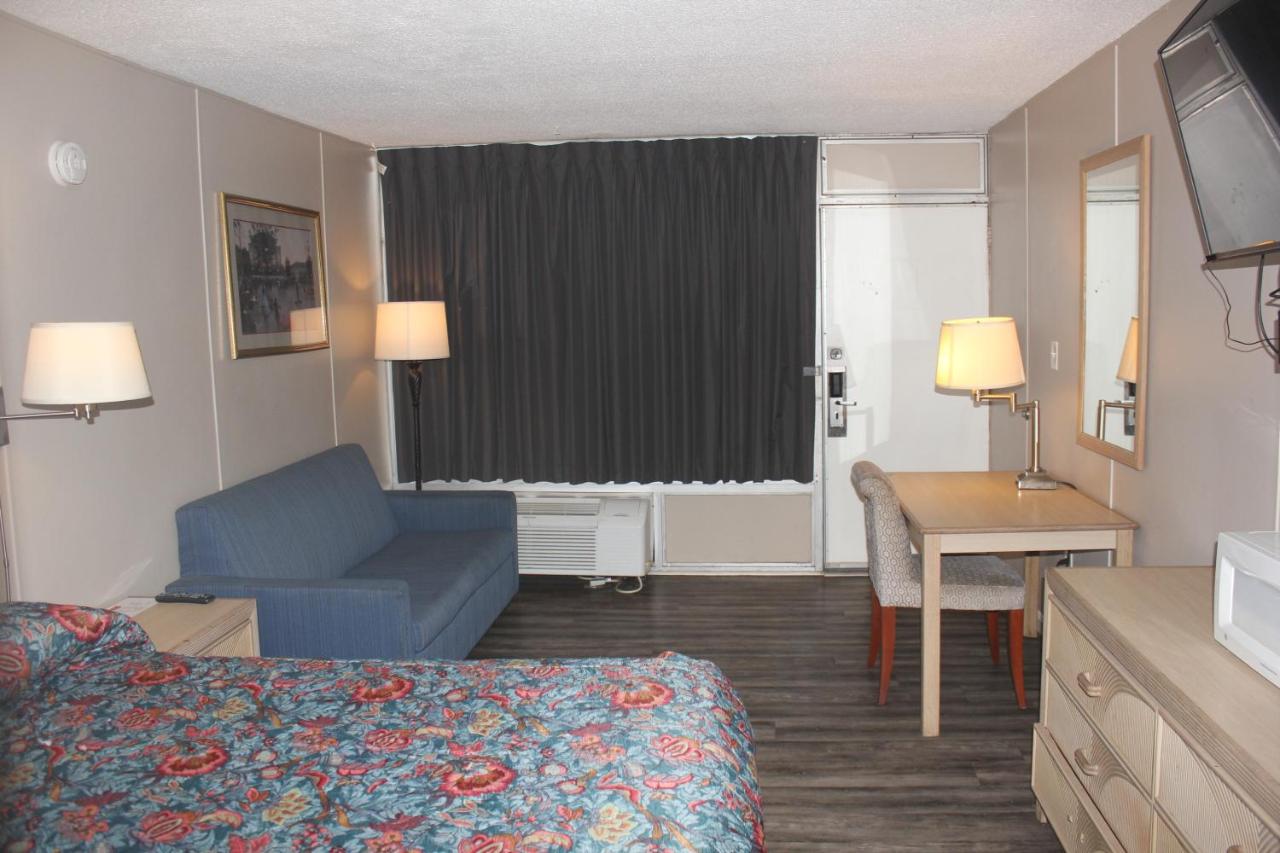  | Red Carpet Inn - Louisville