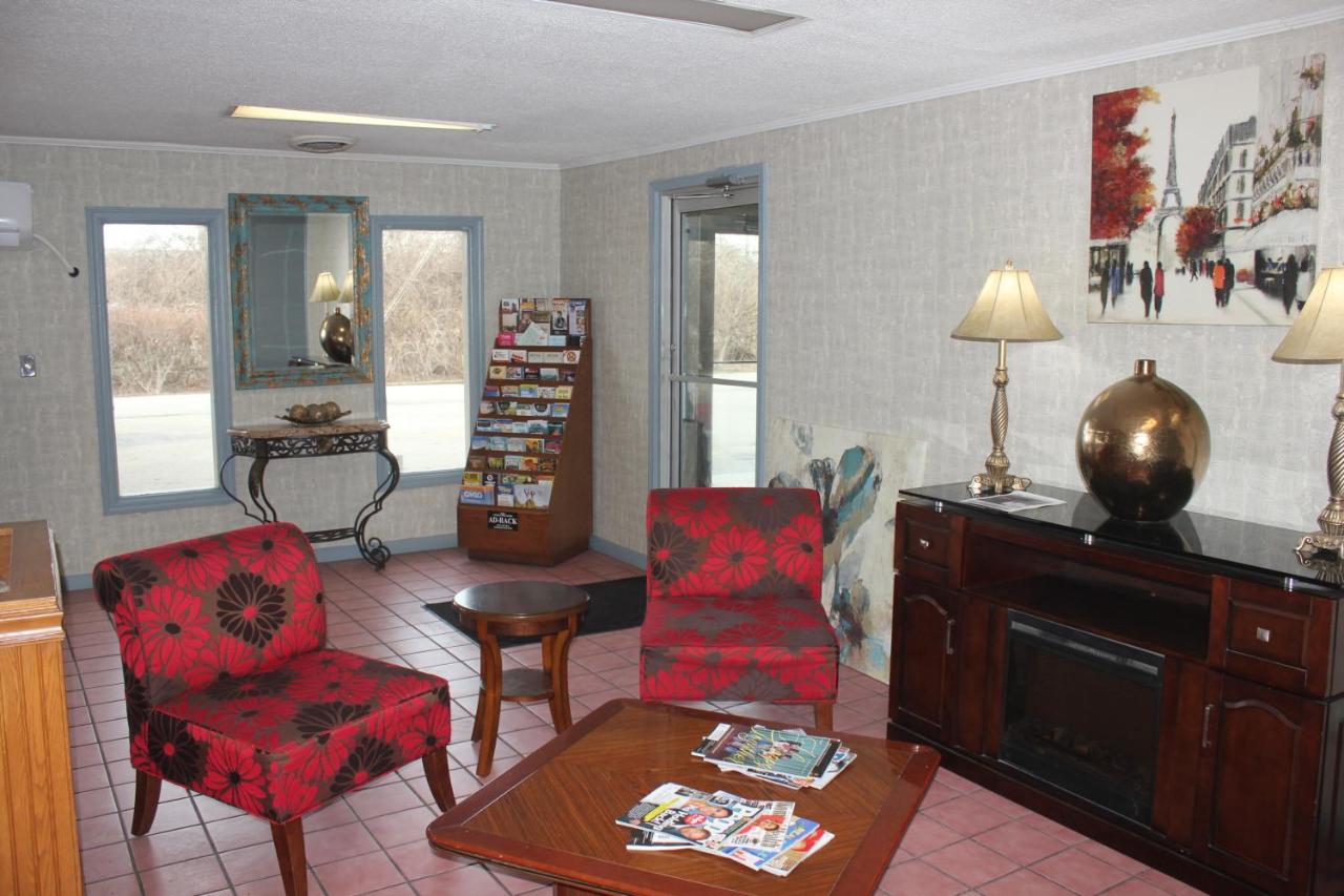 | Red Carpet Inn - Louisville