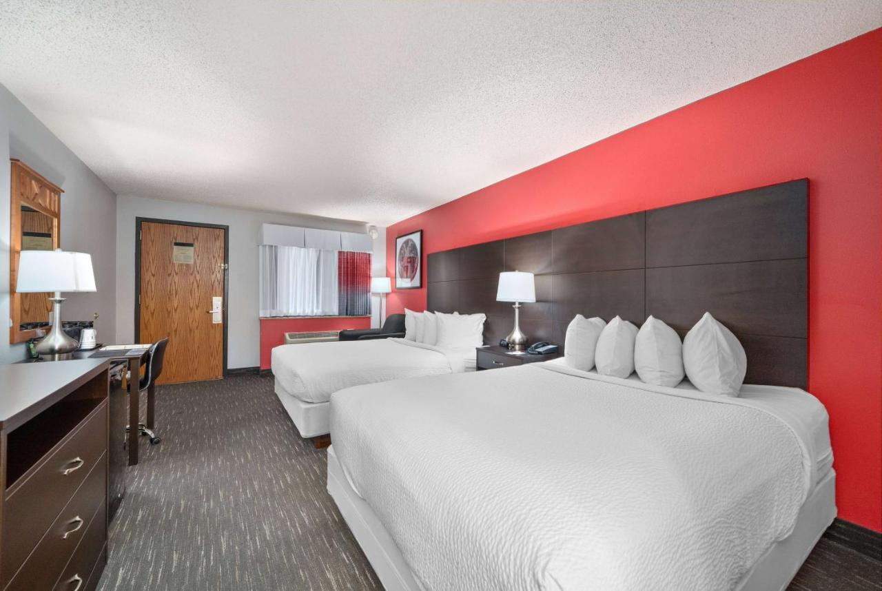 Ramada by Wyndham Sioux Falls Airport - Waterpark Resort & Event Center