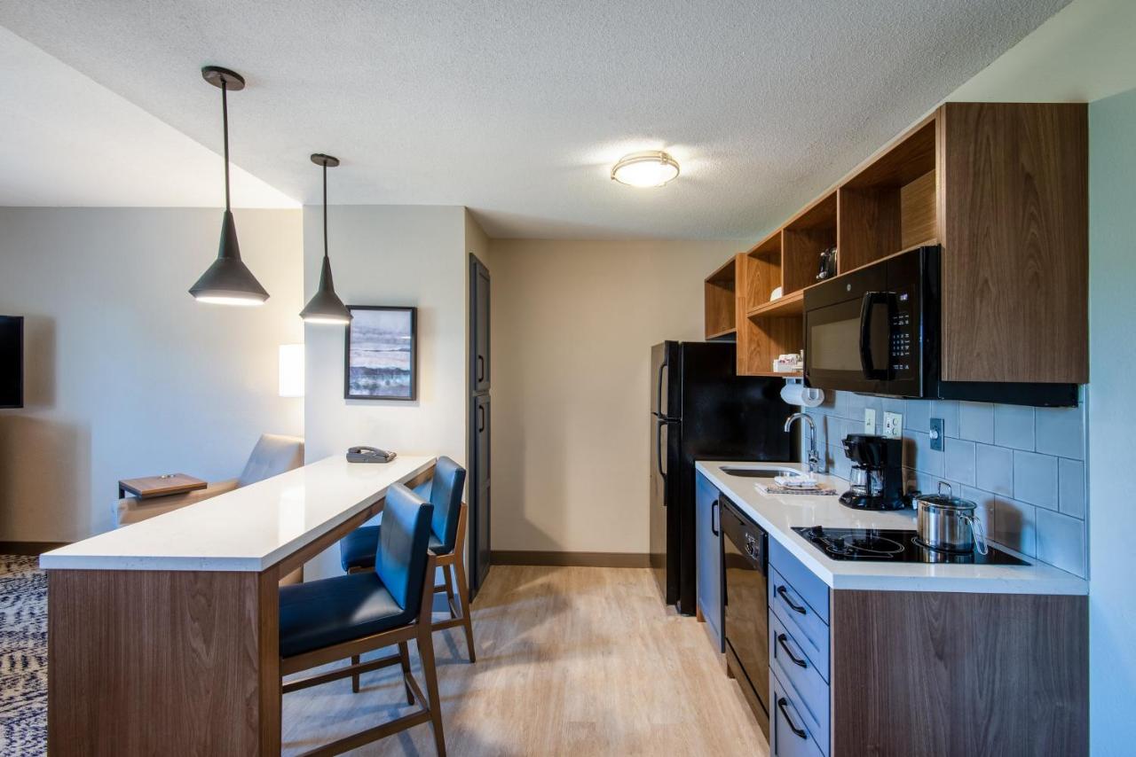 Queen Suite with Mobility Accessible Tub - Non-Smoking at Candlewood Suites Manassas, an IHG Hotel