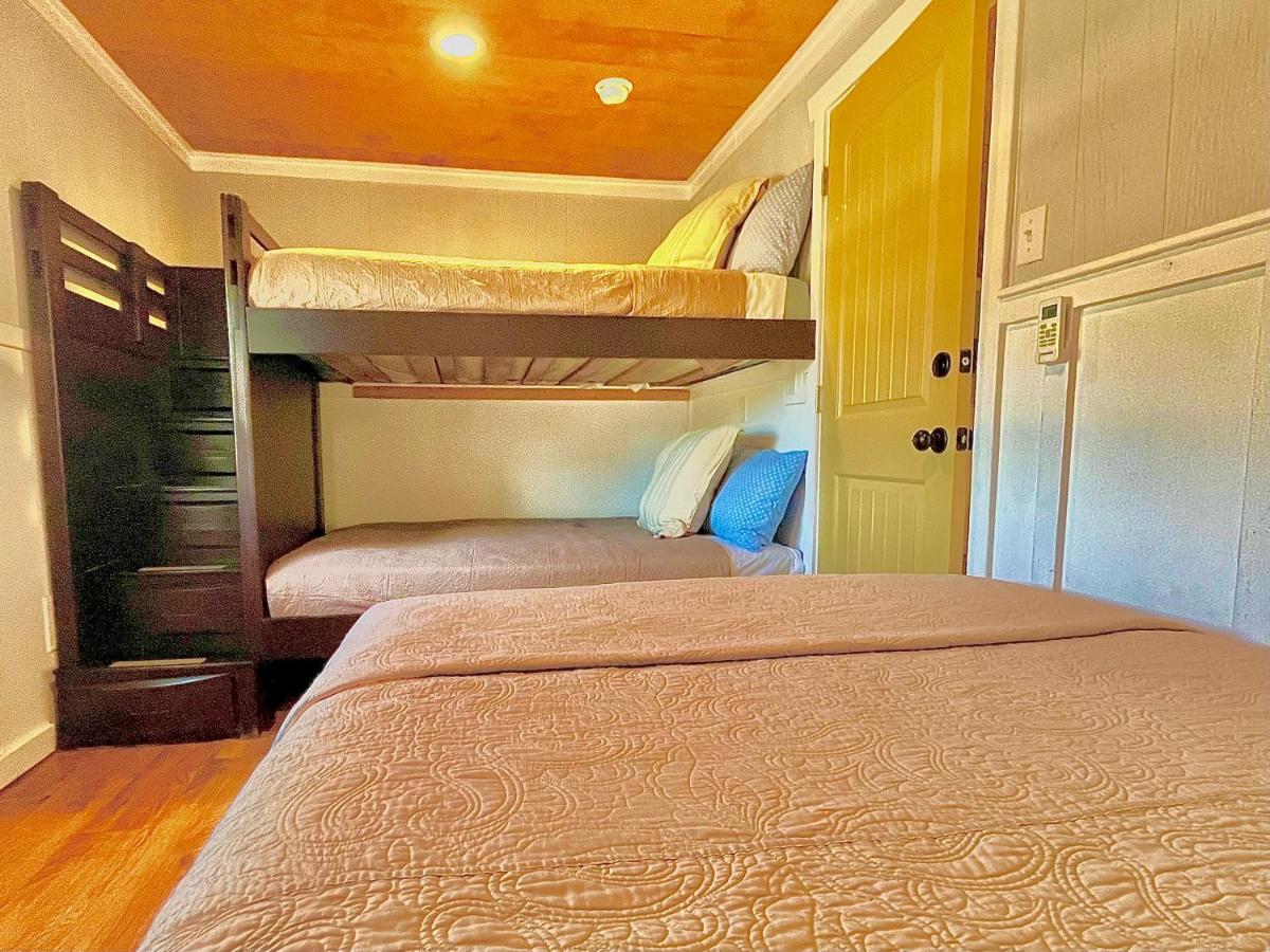 Three-Bedroom House at The Alexander at Creek Road