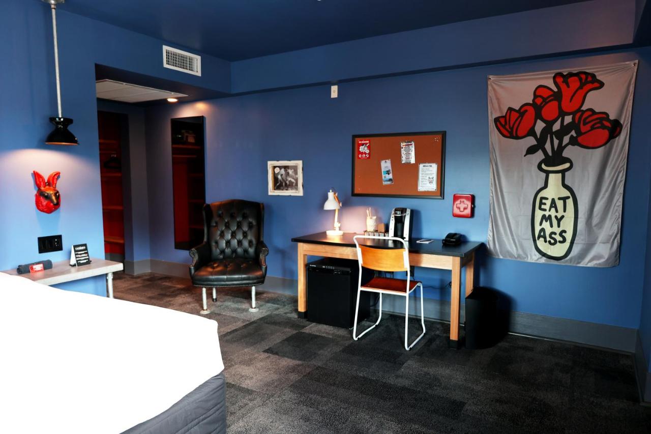 King Room at Hôtel Gaythering - Gay Hotel - All Adults Welcome