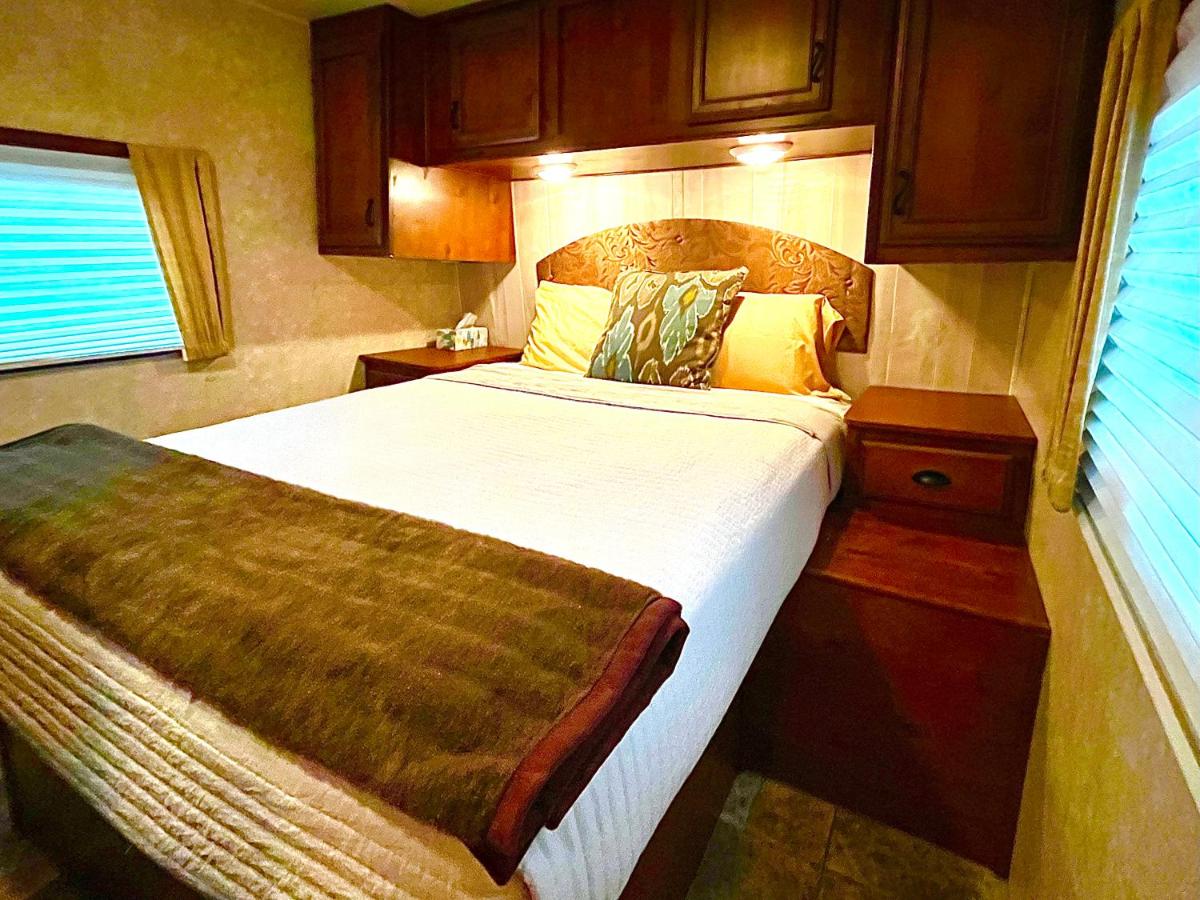 Caravan at The Alexander at Creek Road
