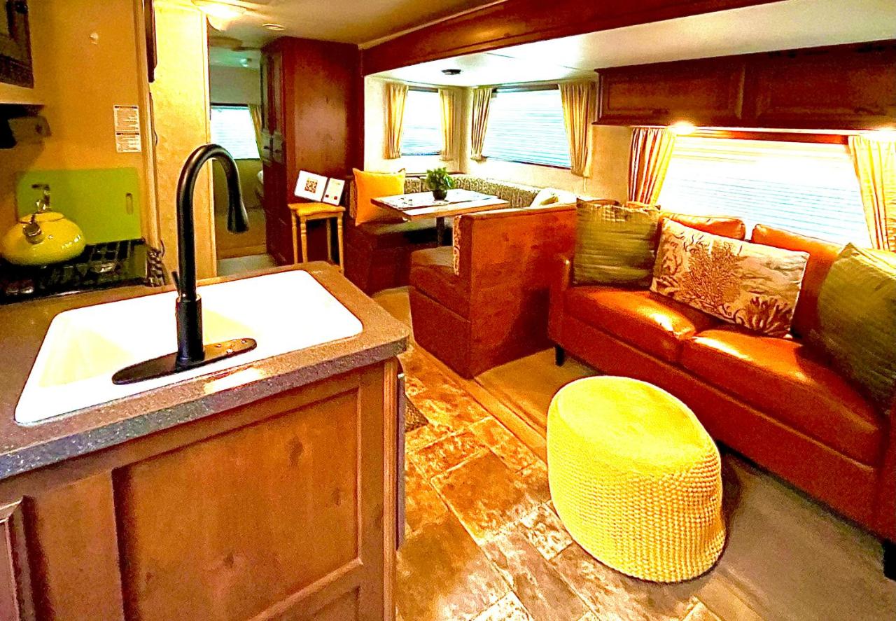 Caravan at The Alexander at Creek Road