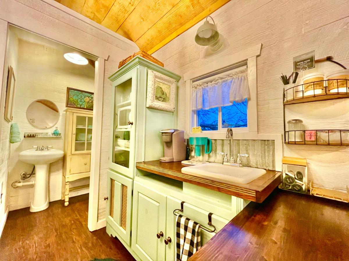 One-Bedroom Cottage at The Alexander at Creek Road