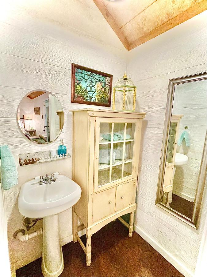 One-Bedroom Cottage at The Alexander at Creek Road