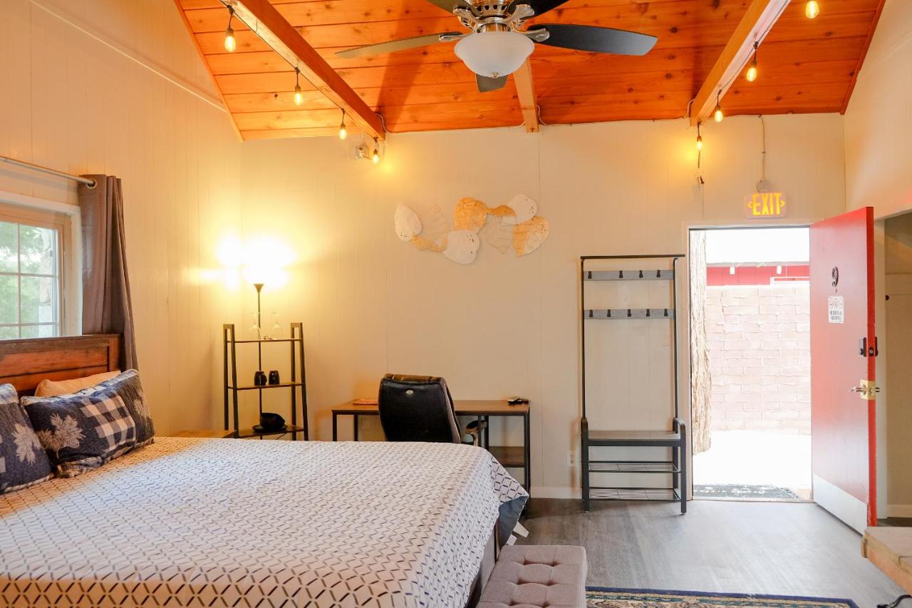  | Sherwood Arms Motel
