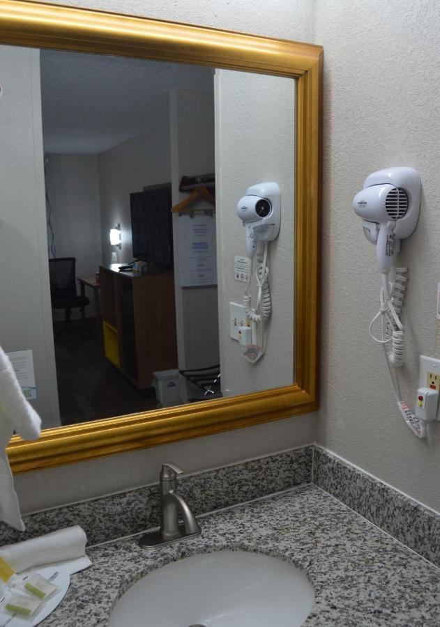 King Room - Non-Smoking at Days Inn by Wyndham Marietta-Atlanta-Delk Road