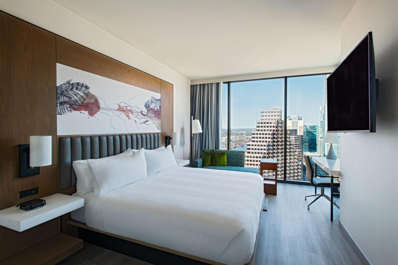 Corner King, Guest room, 1 King, Corner room at Austin Marriott Downtown