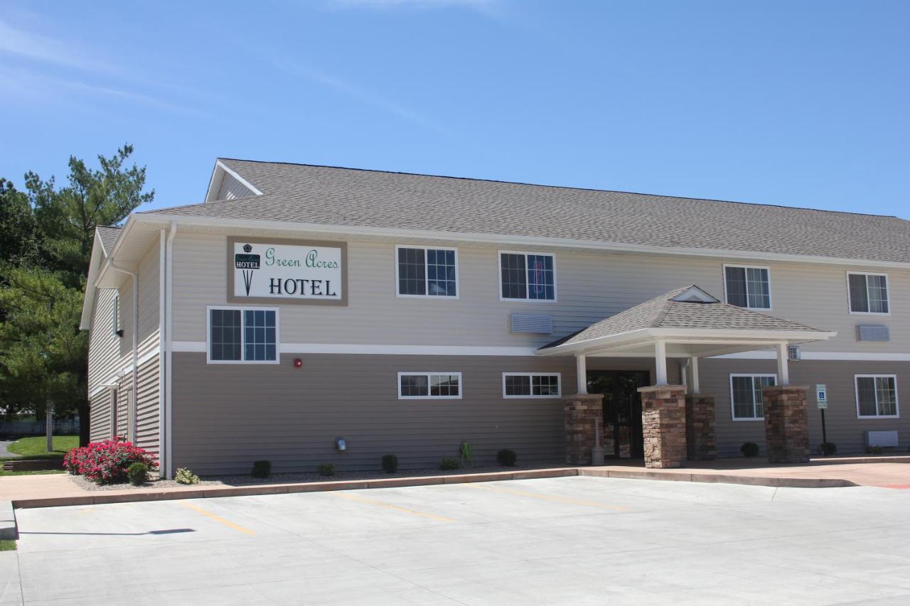 | Green Acres Hotel